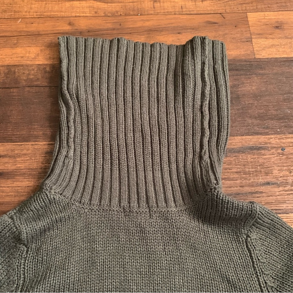 VENUS Green Cable Knit Turtleneck Sweater - Picture 10 of 12